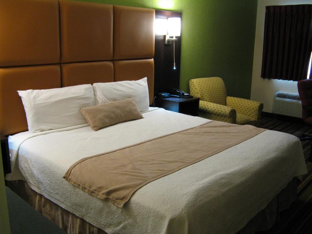Inn At Portland Room photo
