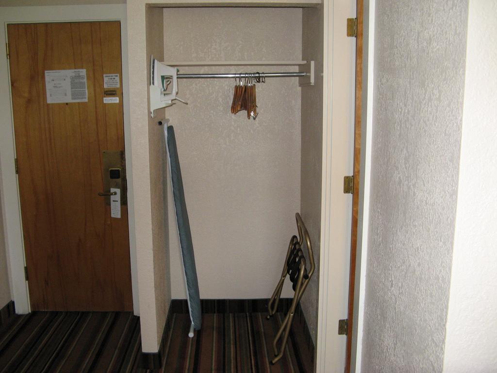 Inn At Portland Room photo