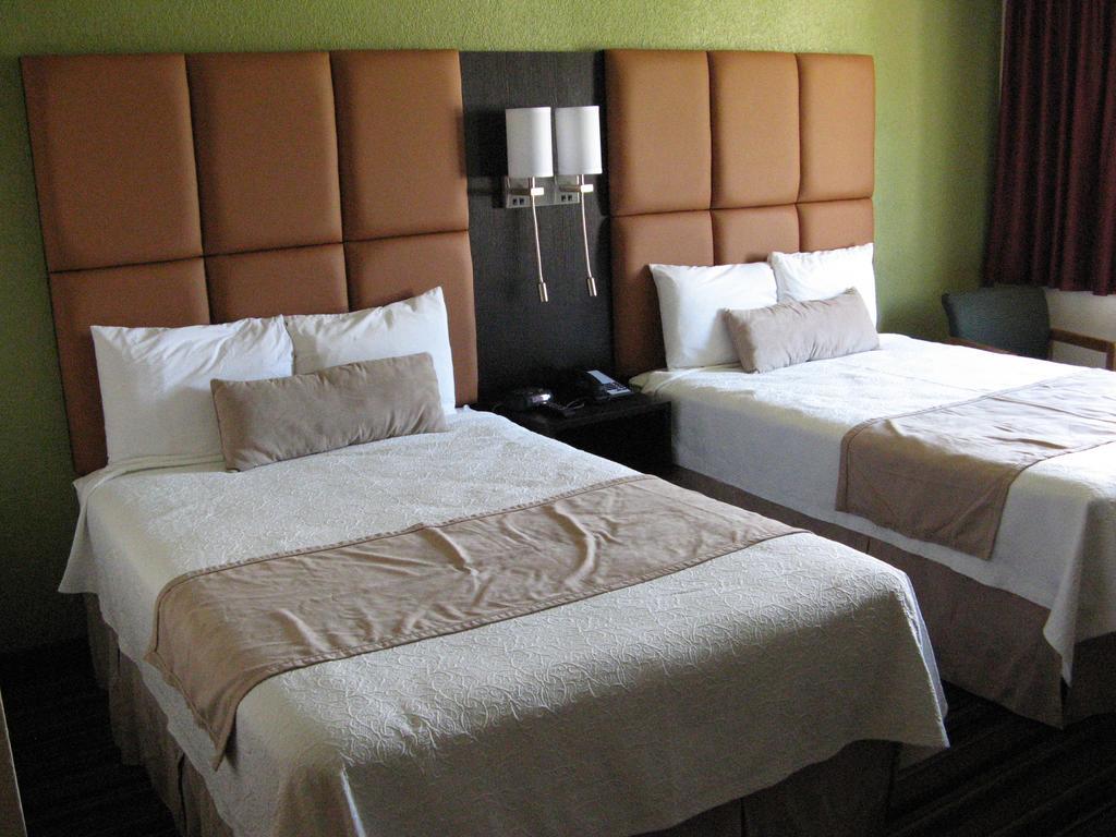 Inn At Portland Room photo