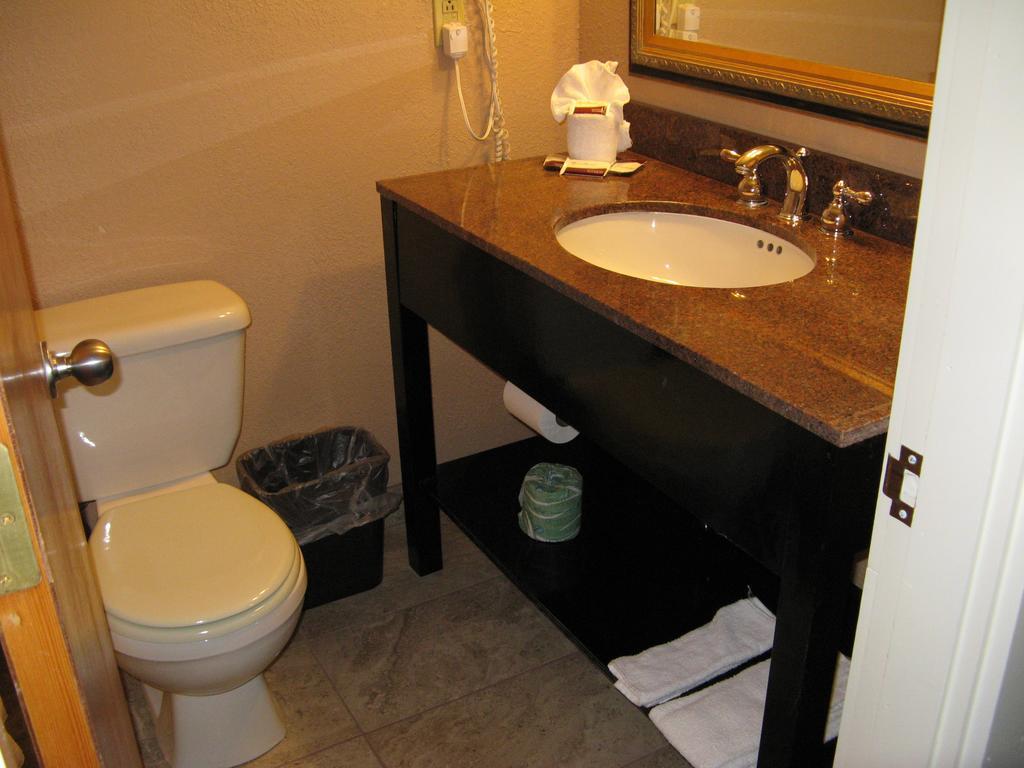Inn At Portland Room photo